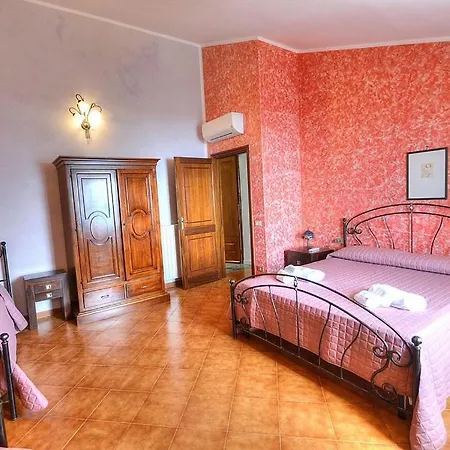 Sleeps 14 Pool Air Con Wifi * Scala