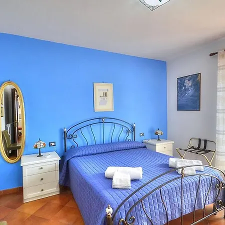 Sleeps 14 Pool Air Con Wifi * Scala