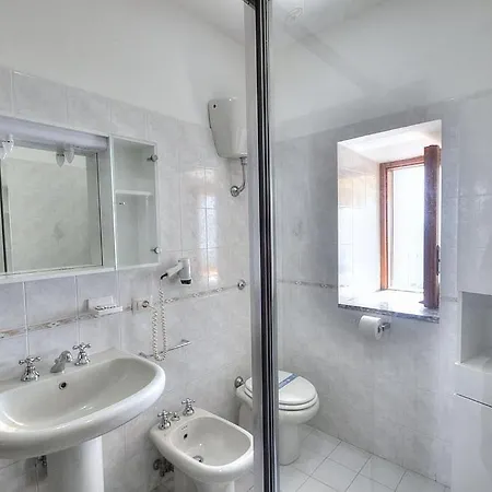 Sleeps 14 Pool Air Con Wifi