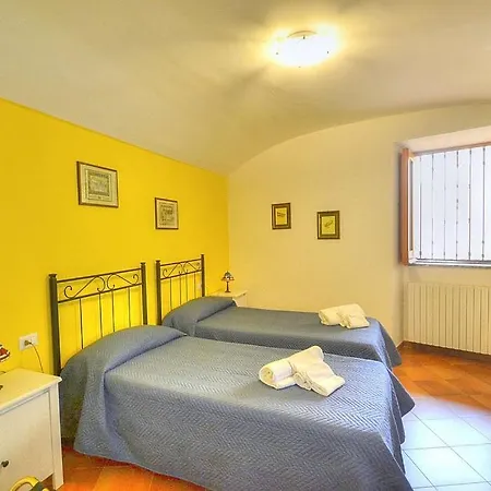 Sleeps 14 Pool Air Con Wifi * Scala