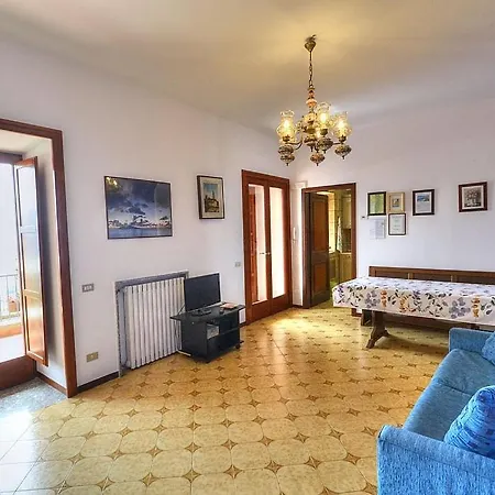 Sleeps 14 Pool Air Con Wifi * Scala