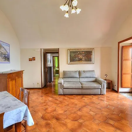 Sleeps 14 Pool Air Con Wifi