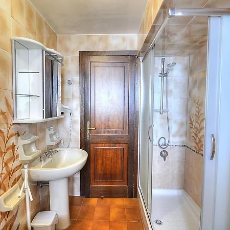 Sleeps 14 Pool Air Con Wifi * Scala